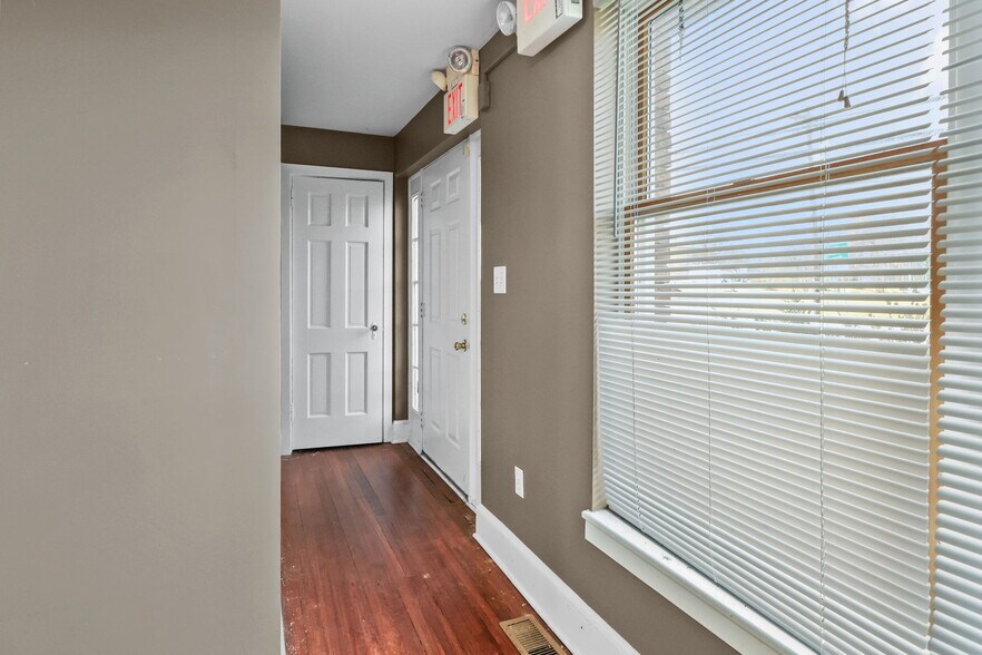 More Photos Of 863 State Rd, Princeton Medical For Lease