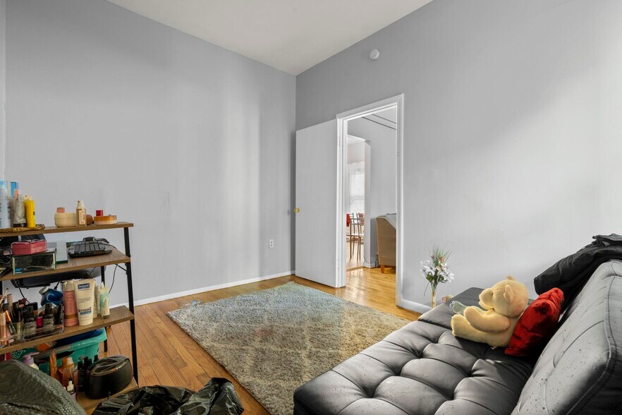 More Photos Of 99 Galpin St, Naugatuck Apartments For Sale