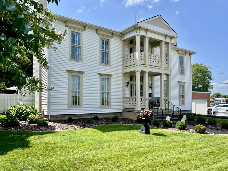 Primary Photo Of 210 S College St, Franklin Office For Sale