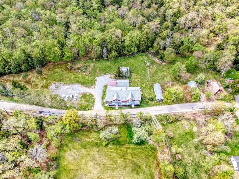 639 Hunter Lake Rd, Parksville, NY 12768 Hotel For Sale