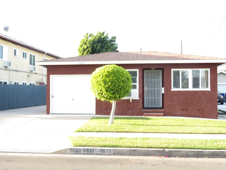Primary Photo Of 9833 Walnut St, Bellflower Apartments For Sale