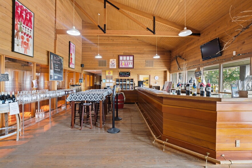 More Photos Of 1500 Vintage Rd, Zillah Winery Vineyard For Sale