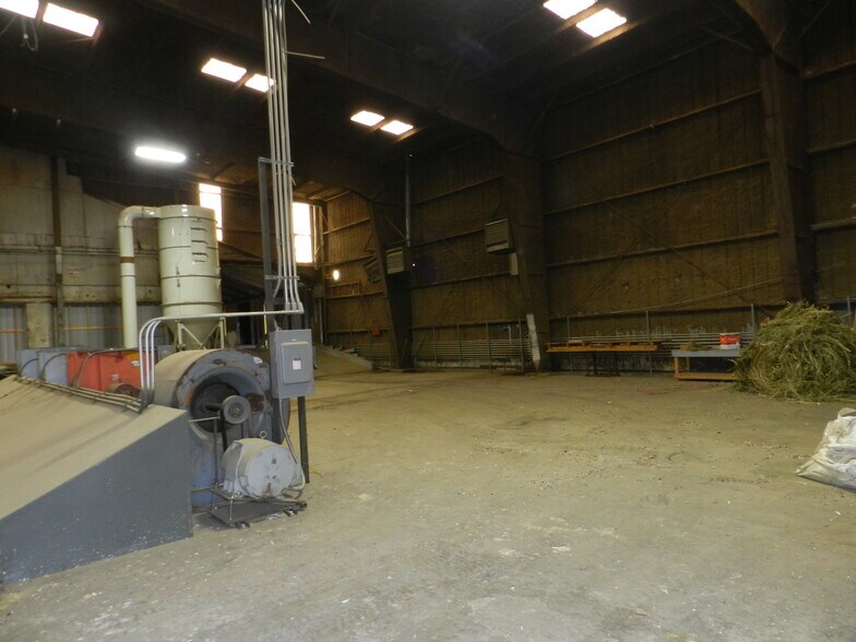 More Photos Of 430 W 8th St, Delta Unknown For Lease