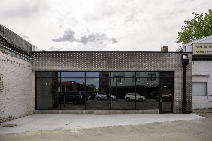 More Photos Of 6135-6139 Military Ave, Omaha Warehouse For Lease