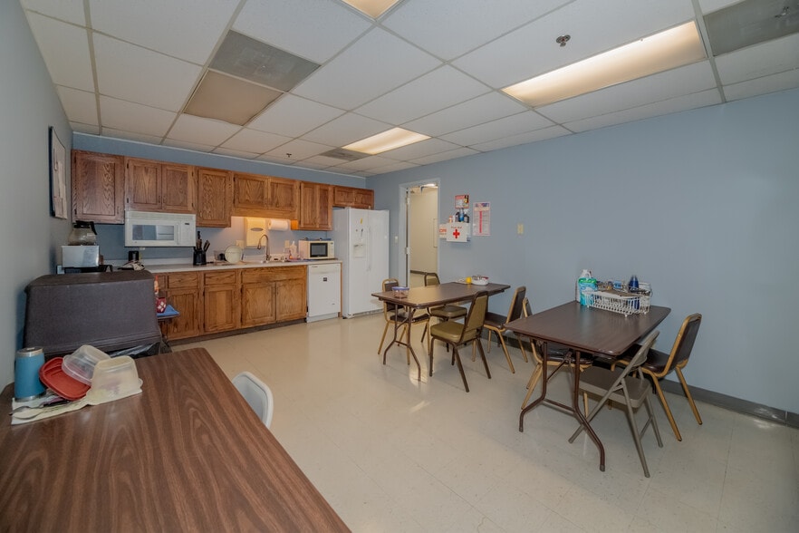 More Photos Of 1003 Clarence Larson Dr, Oak Ridge Warehouse For Sale