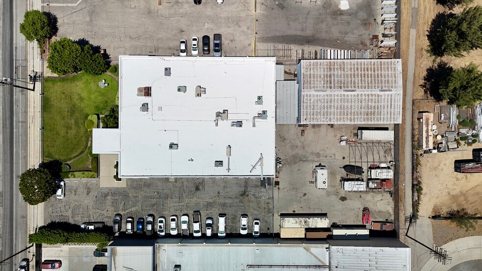 More Photos Of 9016 Winnetka Ave, Northridge Manufacturing For Sale