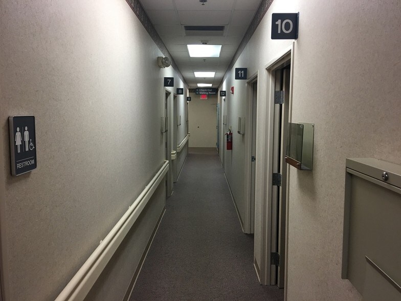 More Photos Of 1312 Professional Blvd, Evansville Medical For Sale