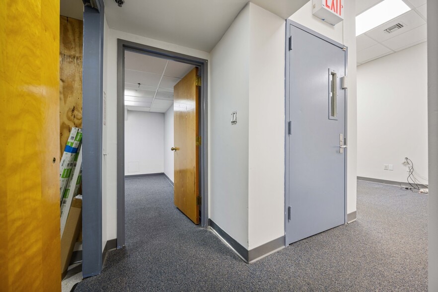 More Photos Of 200-12 44th Ave, Bayside Office For Lease