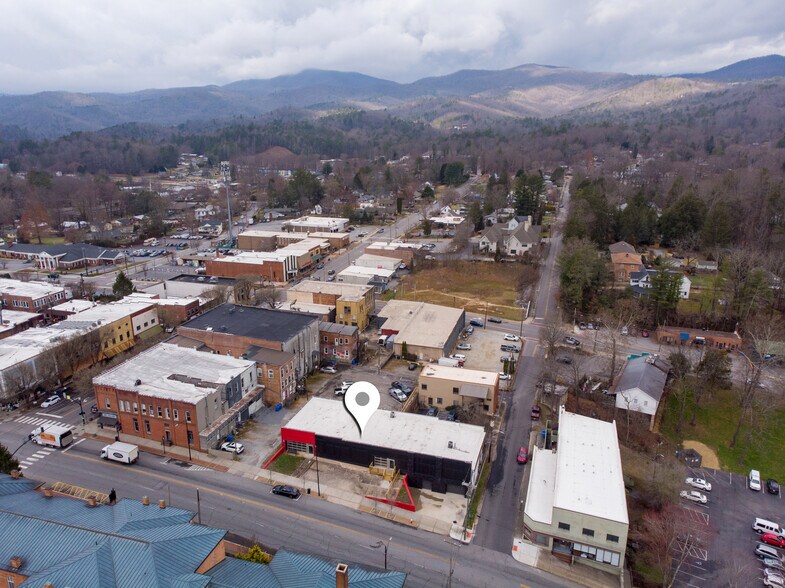 More Photos Of 37 N Broad St, Brevard Storefront Retail Office For Lease