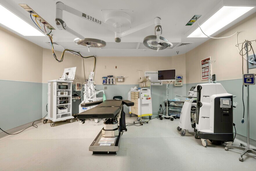 More Photos Of 1767 & 1781 Metromedical Dr, Fayetteville Medical For Sale