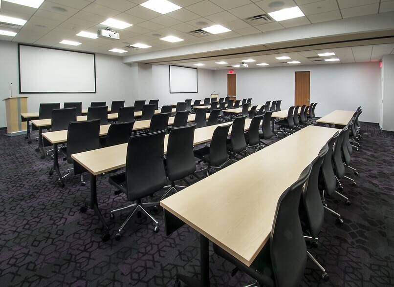 More Photos Of 1075 Peachtree St NE, Atlanta Office For Lease