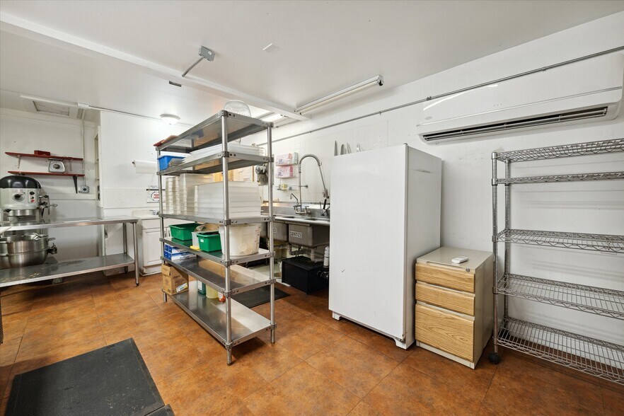 More Photos Of 328 N Main St, Morrice Fast Food For Sale