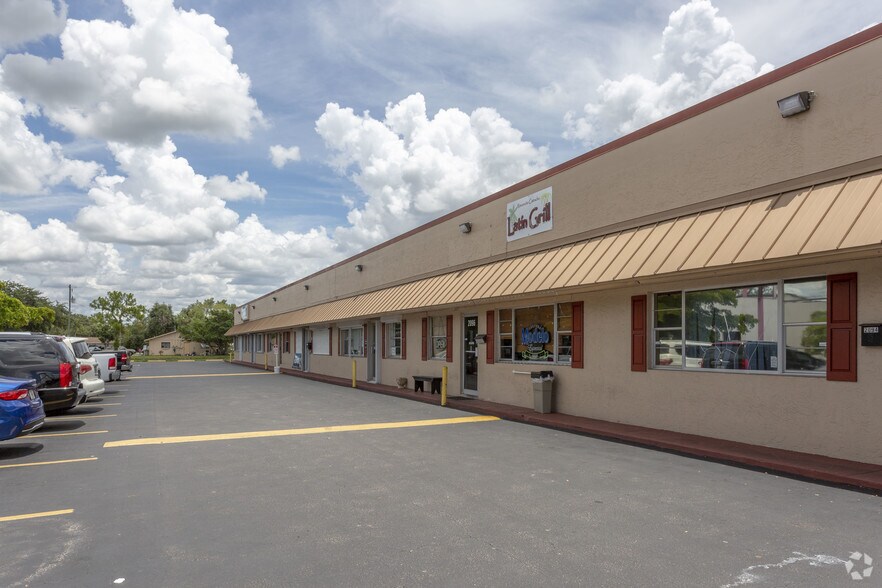 More Photos Of 2012-2024 Beacon Manor Dr, Fort Myers Unknown For Lease