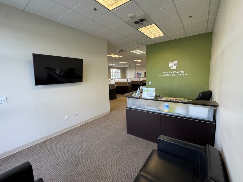 More Photos Of 4801 Calloway Dr, Bakersfield Office For Sale