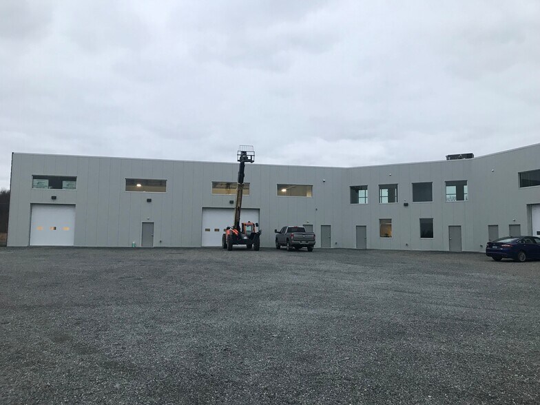 More Photos Of 431 Franklin Park W, Saint Albans Industrial For Lease