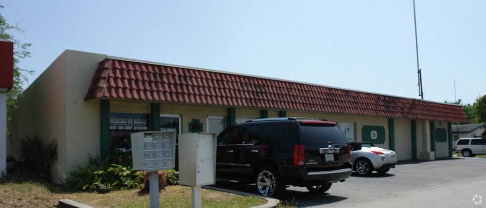More Photos Of 39 Mildred Dr, Fort Myers Flex For Lease