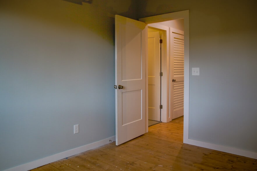 More Photos Of 108 Lager Ln, Asheville Apartments For Sale