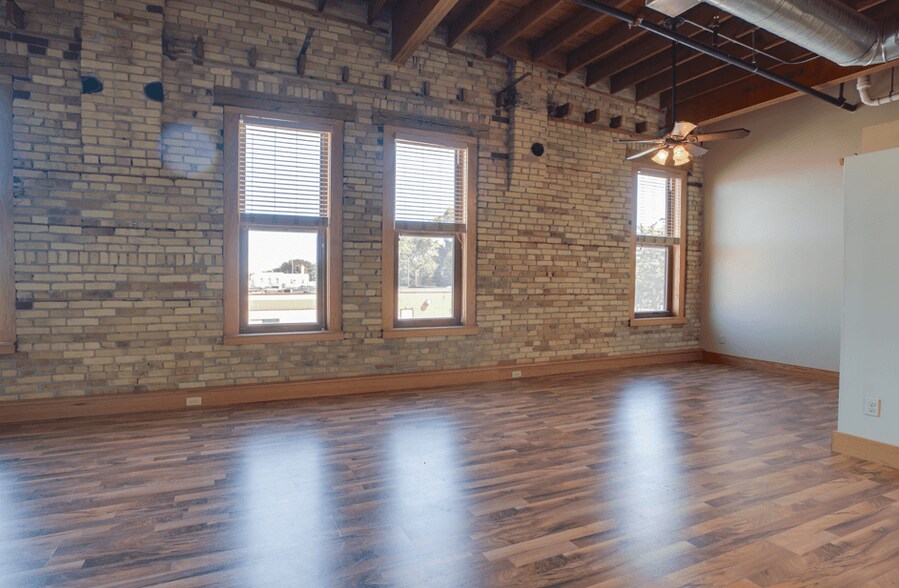 More Photos Of 121 4th St S, Moorhead Apartments For Lease
