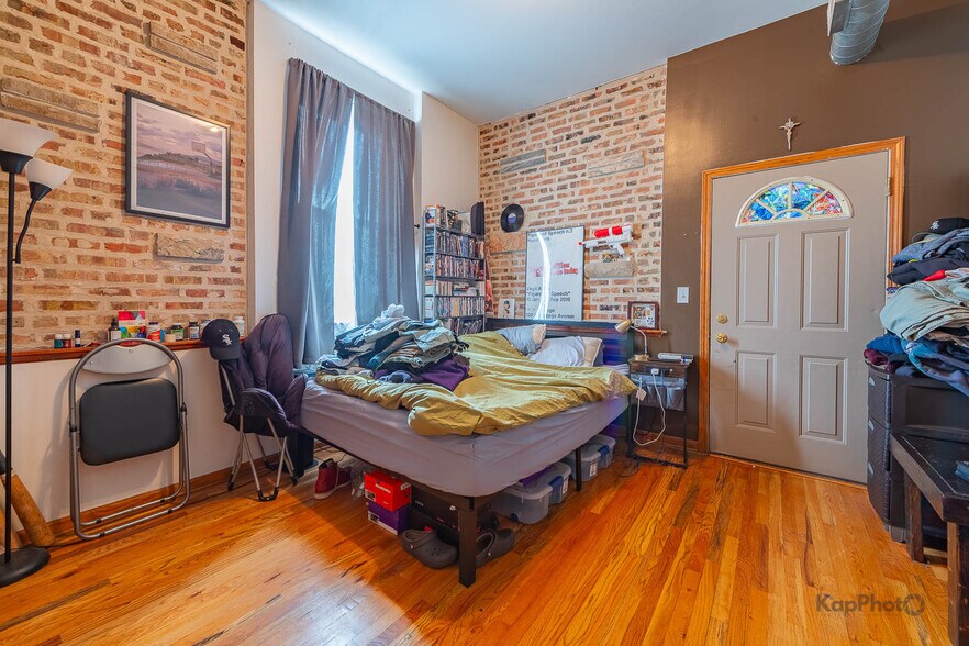 More Photos Of 601 W 47th St, Chicago Storefront Retail Residential For Sale