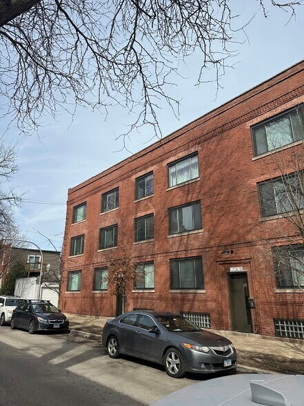 More Photos Of 6100-6104 N Paulina, Chicago Apartments For Sale
