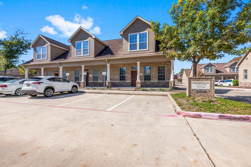 More Photos Of 25511 Budde Rd, The Woodlands Office For Sale