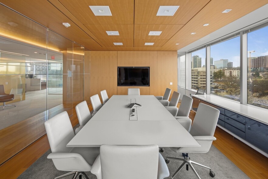 More Photos Of 7940 Jones Branch Dr, McLean Office For Lease