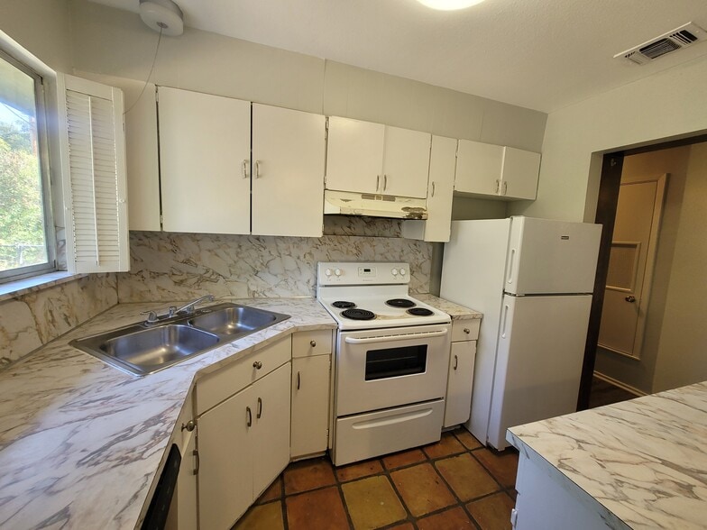 More Photos Of 521 Southtrail Dr, San Antonio Multifamily For Sale