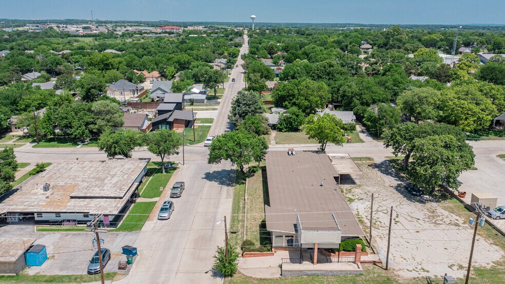 More Photos Of 1306 13th St, Bridgeport Office For Sale