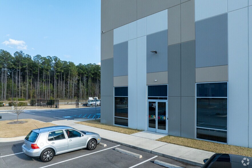 More Photos Of 369 N Cypress Dr, Summerville Warehouse For Lease