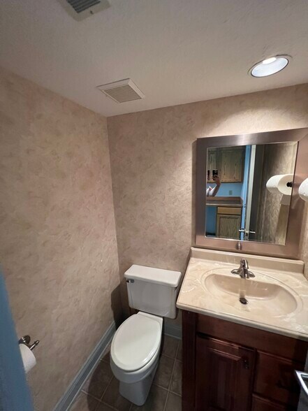 More Photos Of 4831 Darrow Rd, Stow Coworking Space