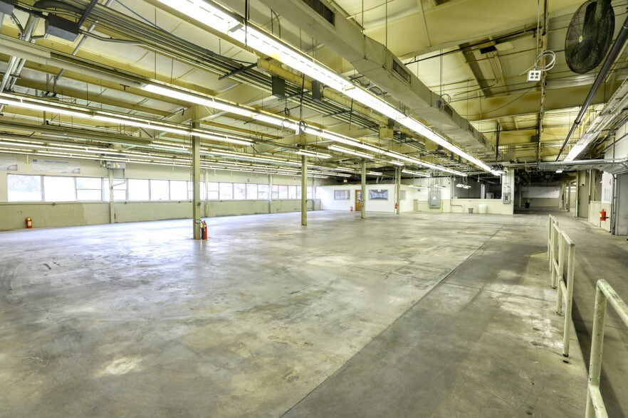 More Photos Of 109 Apremont Way, Westfield Manufacturing For Lease