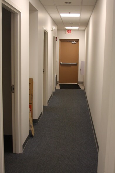 More Photos Of 108 Valley Dr, Elburn Storefront For Lease