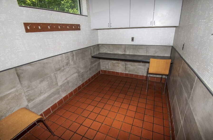 More Photos Of 1411 E 2nd St, Jamestown Fast Food For Sale