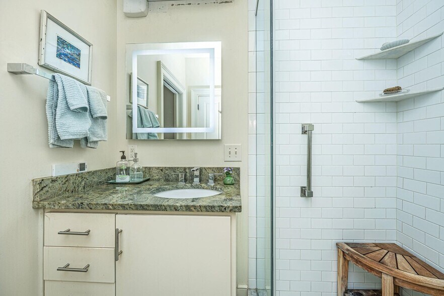 More Photos Of 90 Bull St, Charleston Storefront Retail Residential For Sale