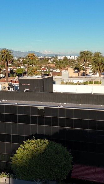 Primary Photo Of 50 N La Cienega Blvd, Beverly Hills Medical For Lease