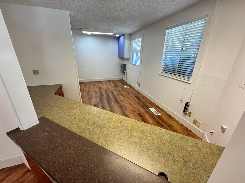 More Photos Of 13350 Big Basin Way, Boulder Creek Medical For Lease