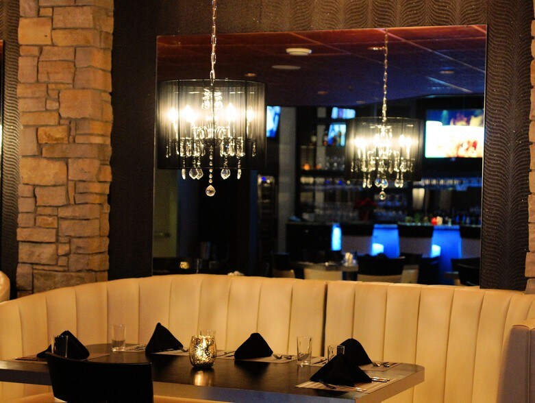 More Photos Of 419 Main St, Cedar Falls Storefront For Sale