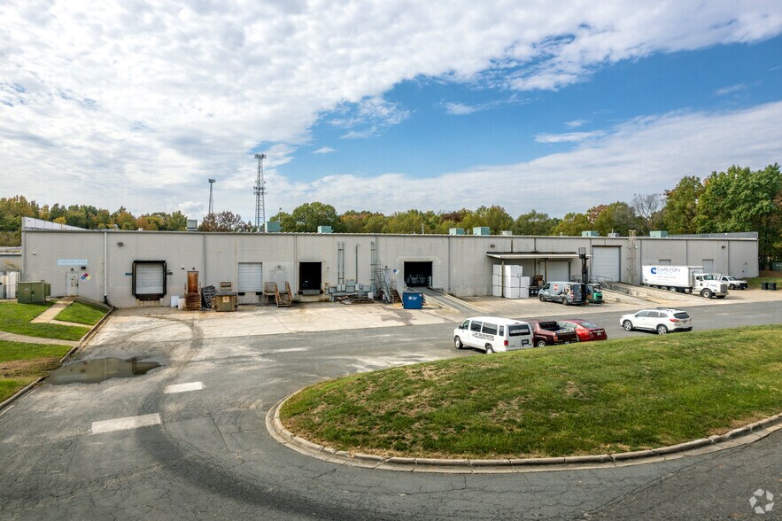 More Photos Of 9333 Forsyth Park Dr, Charlotte Warehouse For Sale