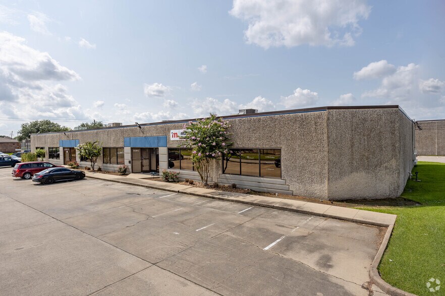 More Photos Of 9189 Winkler Dr, Houston Unknown For Lease