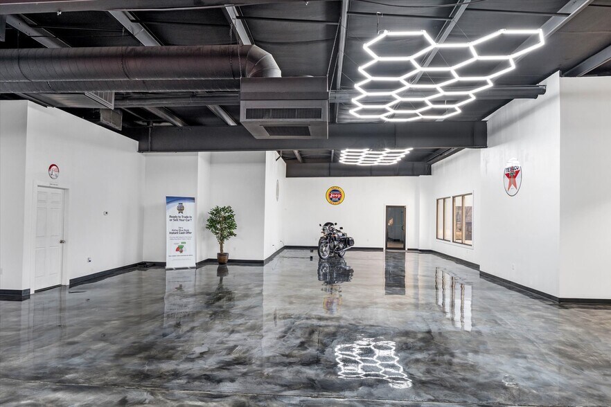 More Photos Of 912 Valley Ridge Rd, Covington General Retail For Sale