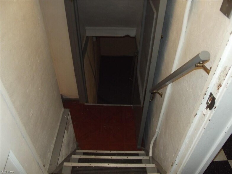 More Photos Of 17051 Libby Rd, Maple Heights Storefront Retail Residential For Lease