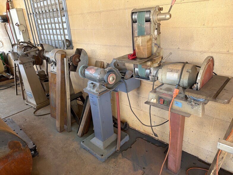 More Photos Of 3122-3144 E Columbia St, Tucson Research And Development For Sale