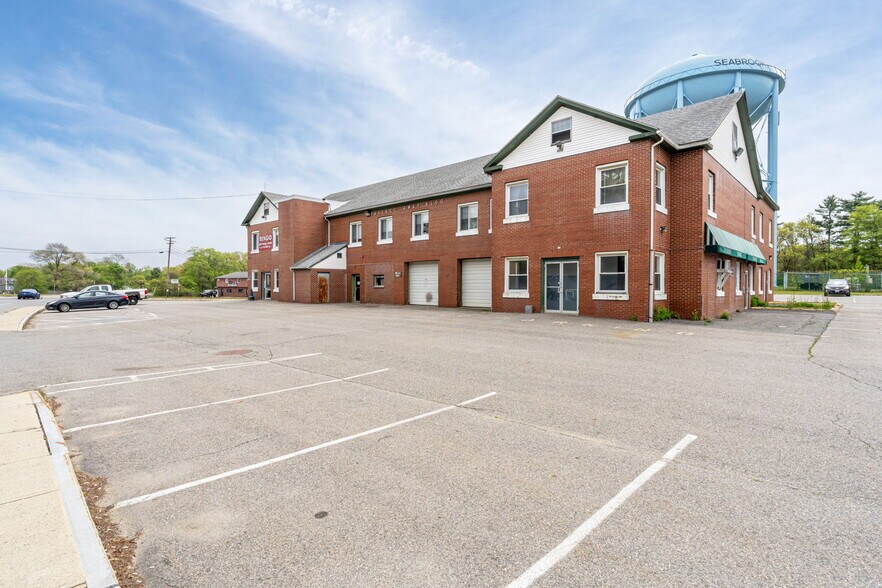 More Photos Of 28 Collins St, Seabrook Flex For Sale