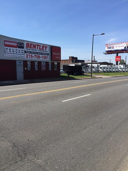 More Photos Of 6225 State Rd, Philadelphia Warehouse For Lease