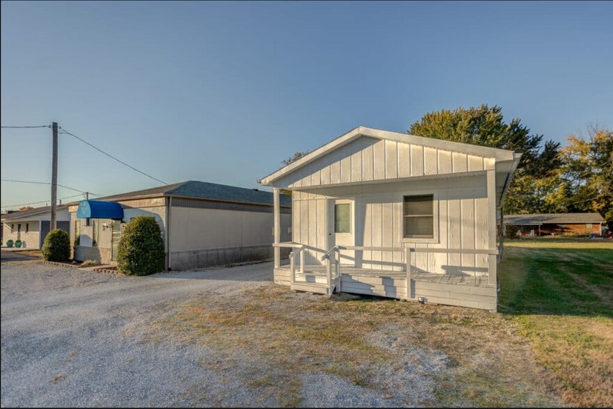 More Photos Of 607 E Lyons St, Marissa Specialty For Sale