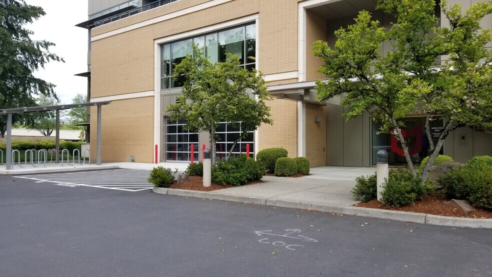 More Photos Of 5505 NE Moore Ct, Hillsboro Office For Sale