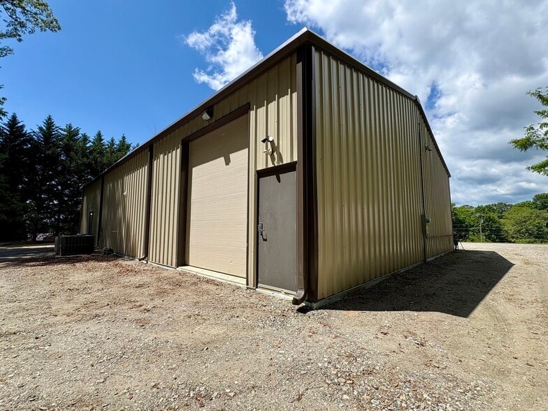 More Photos Of 5134 Old Haywood Rd, Mills River Flex For Lease