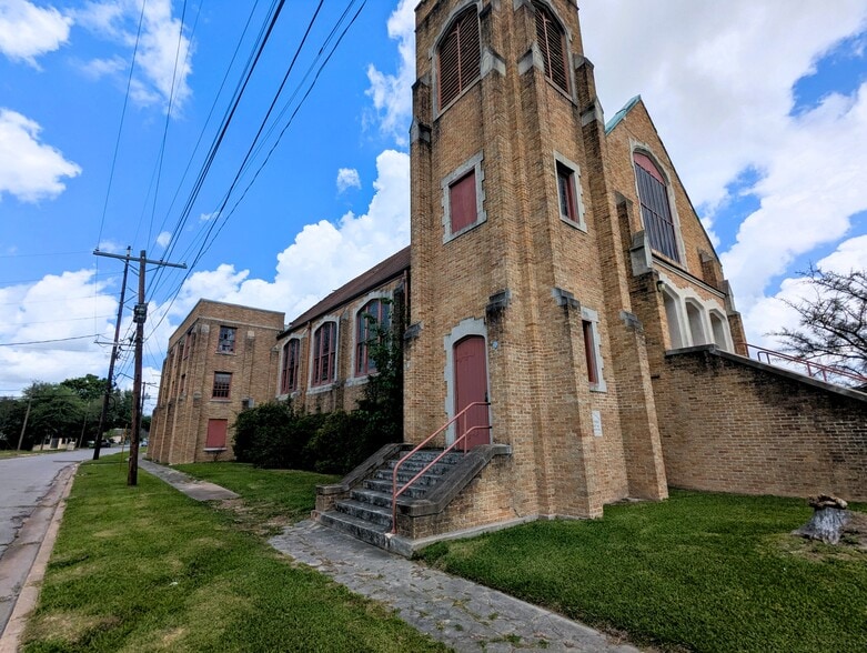 More Photos Of 1180 Washington Blvd, Beaumont Religious Facility For Sale