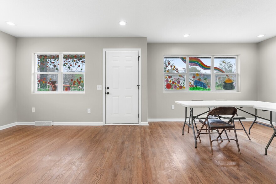 More Photos Of 705 E 23rd St S, Independence Office For Sale