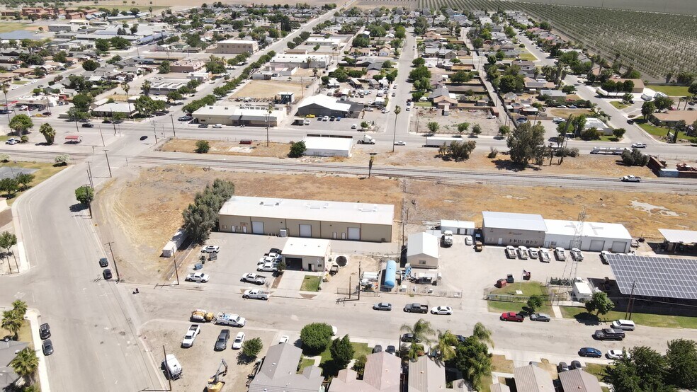 More Photos Of 21962 Railroad St, San Joaquin Warehouse For Sale